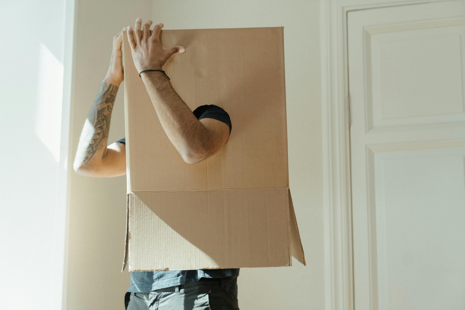 Cost Breakdown for Shipping Household Items from UK to USA