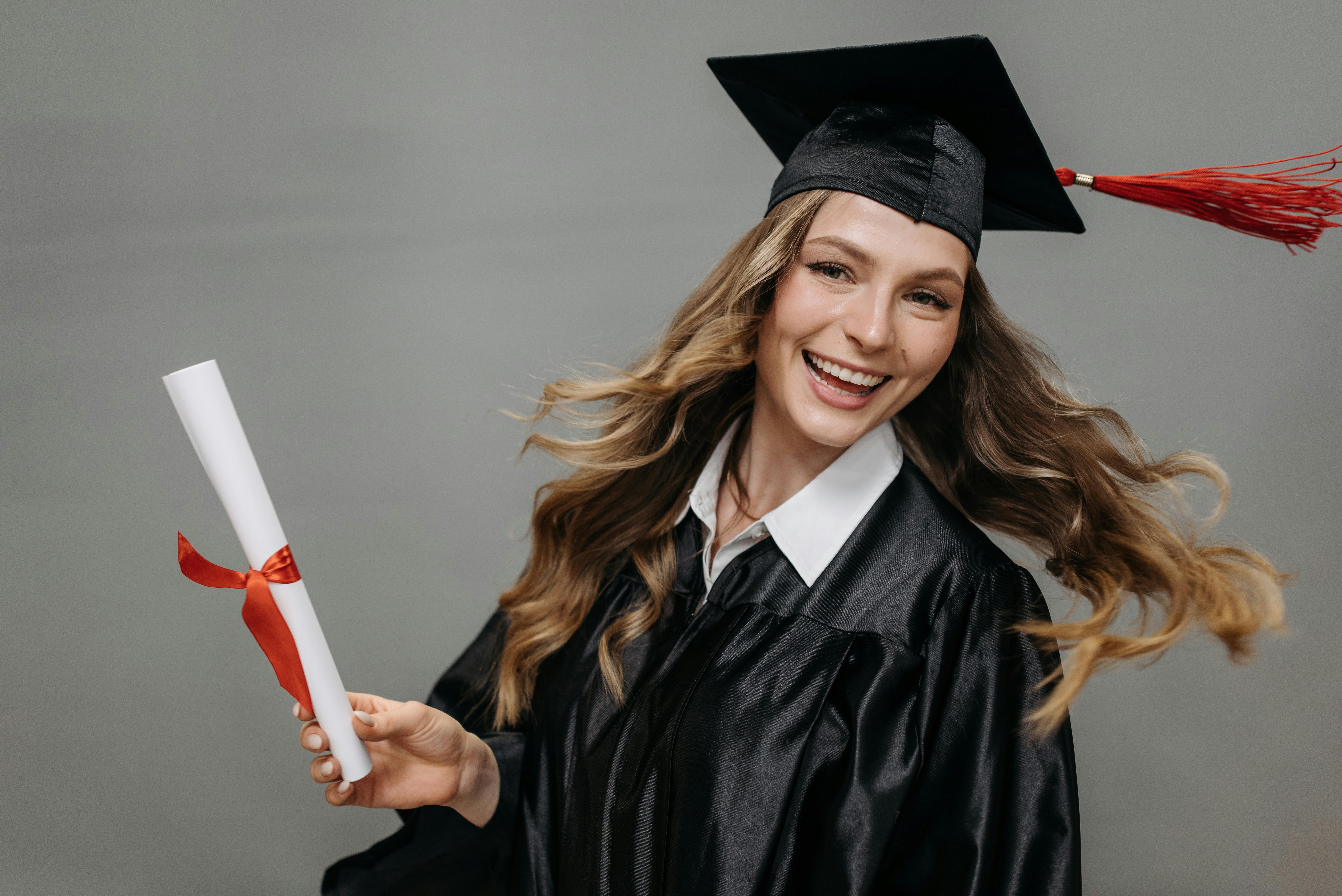 Best Fake Diplomas That Match Real University Layouts