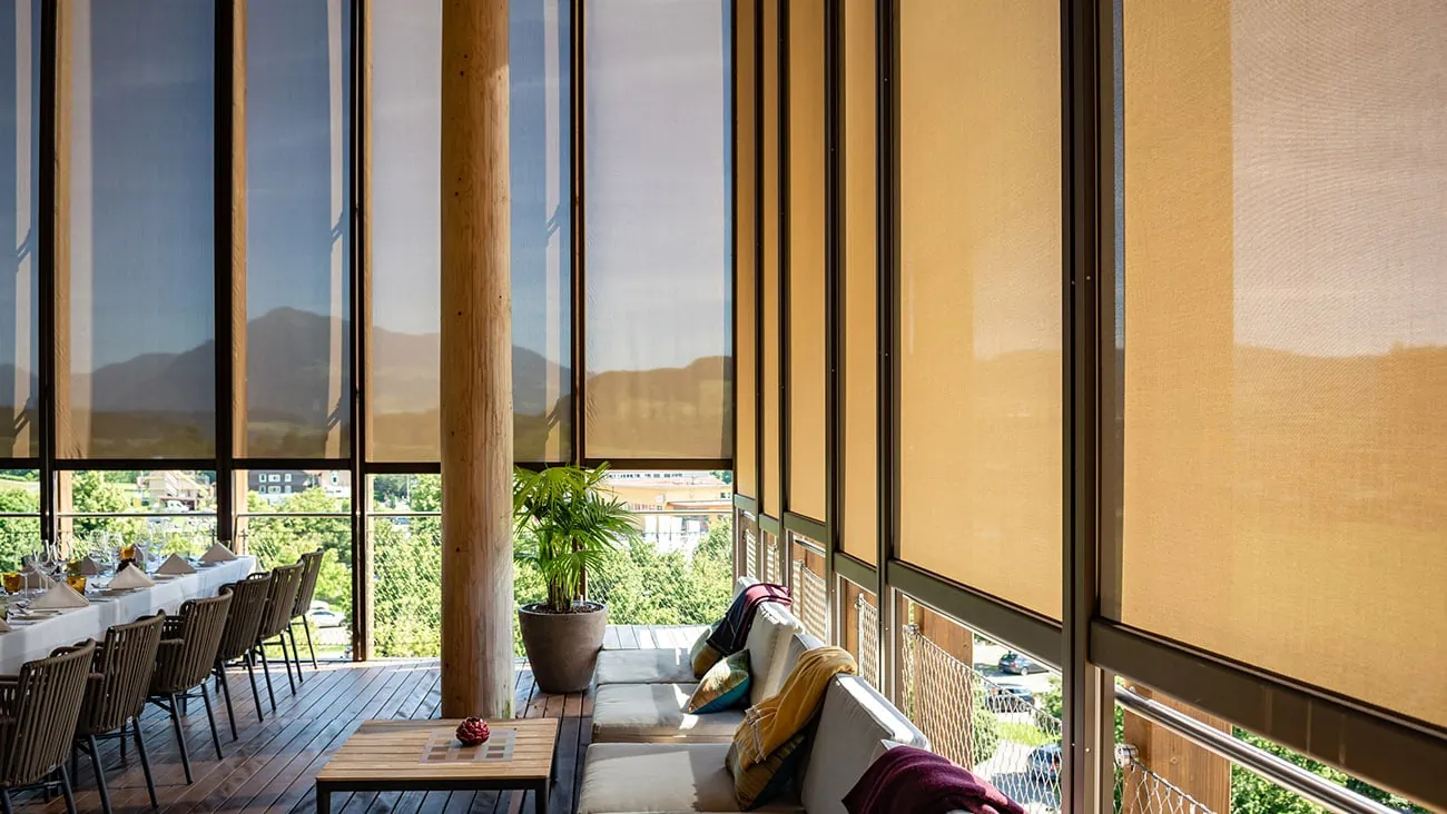 Lamellendach individuell anpassbar – ADA-Wintergarten Massarbeit