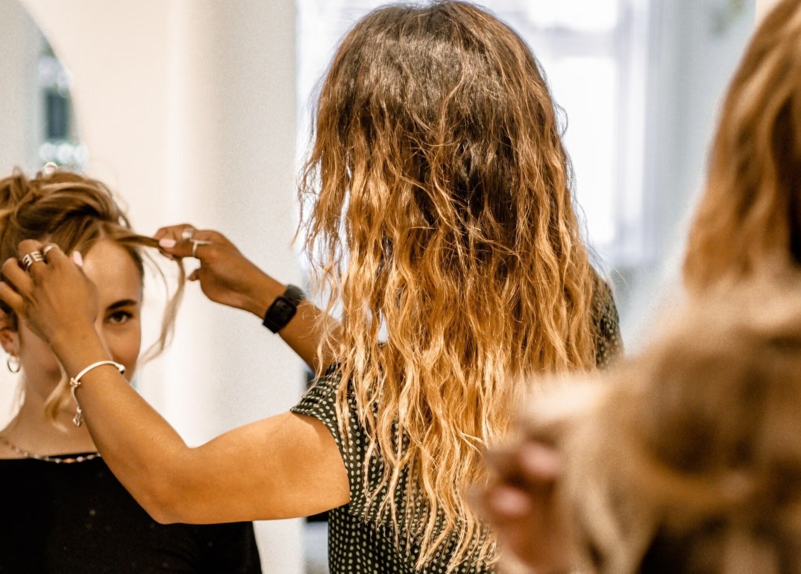 Hair Stylist București – Transformări Unice la Marian Cotoi